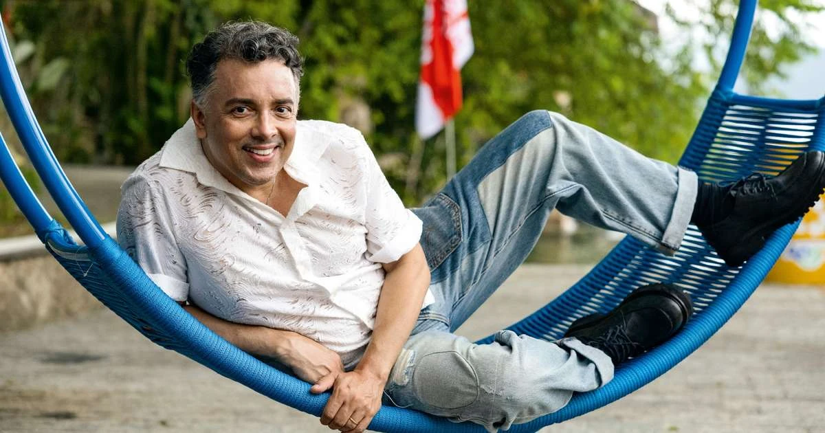 Rodrigo Fagundes celebra encerramento de ciclo e fala de amor duradouro: 'A gente se escolhe todo dia'