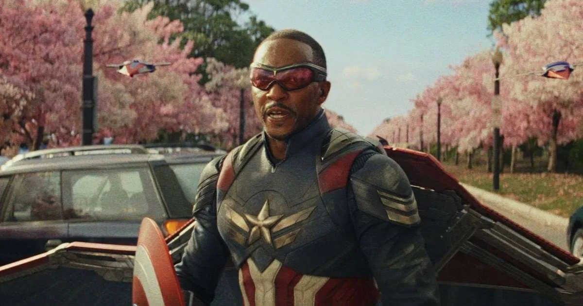 Anthony Mackie aquece fãs com vídeo direto do set de novo Vingadores