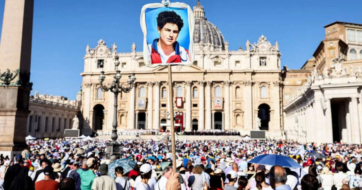 'Santo millennial' que fez milagre no Brasil é canonizado por Leão XIV