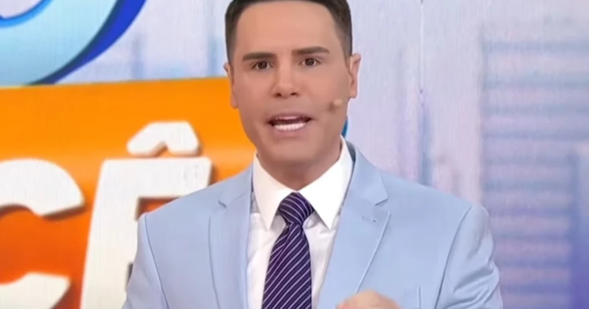 Luiz Bacci chama SBT de 'pobre' ao vivo em seu programa: 'A gente não é rico igual a Record'
