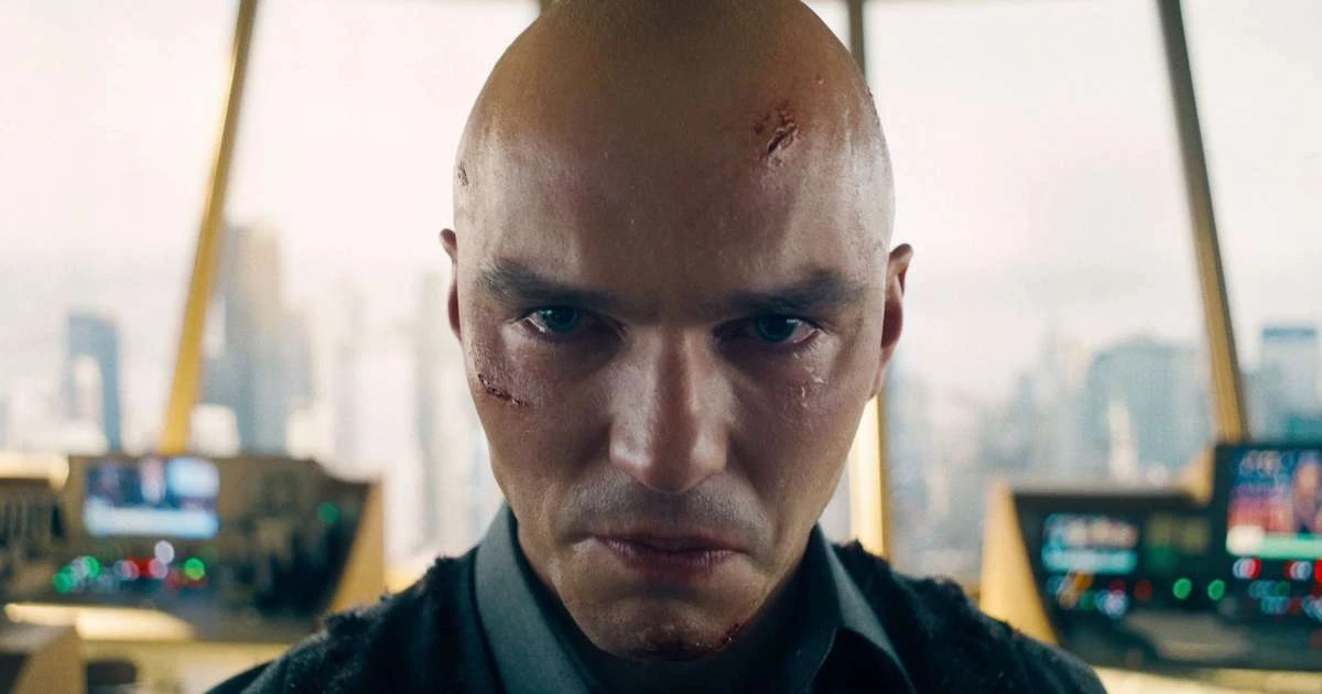 Revelado o motivo que fez Nicholas Hoult perder o papel de Superman para David Corenswet