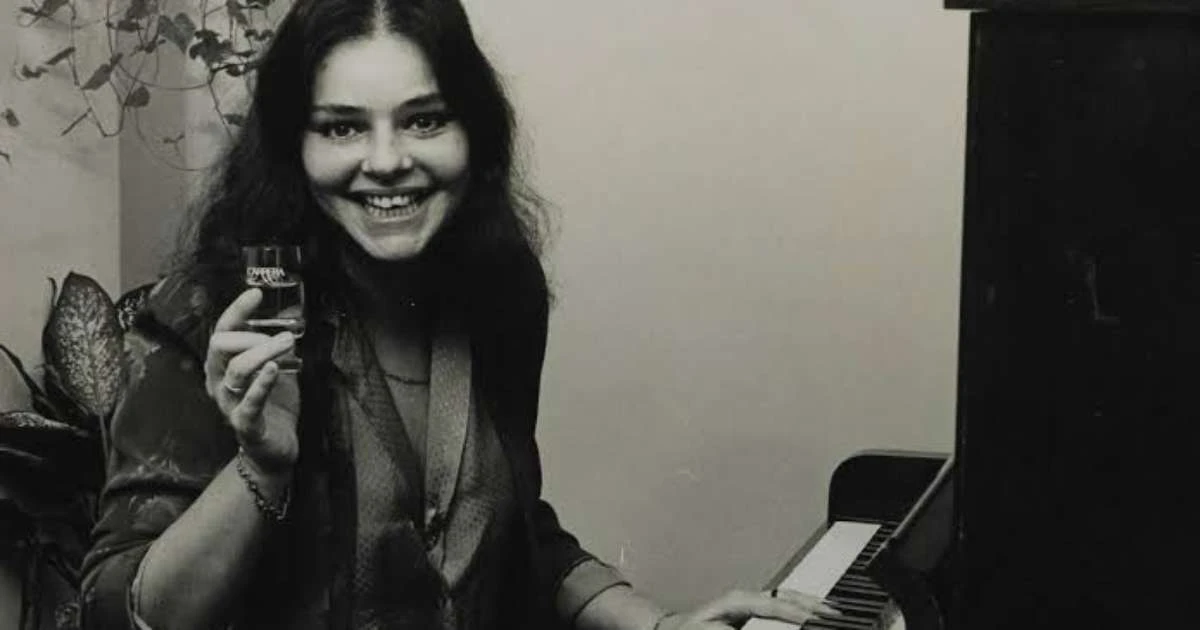 'Ícone lésbico', 'humor ferino': web reage ao falecimento de Angela Ro Ro