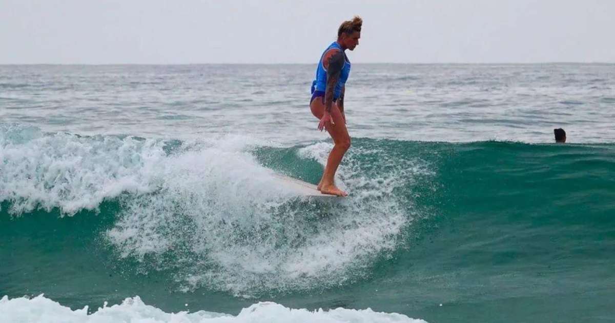 Torneio de surfe na Califórnia terá de incluir mulheres trans em competição feminina, decide governo