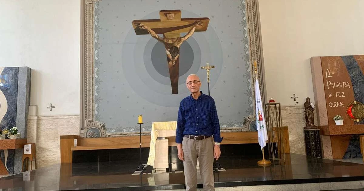 Frei amigo do papa conta ter sonhado com ele vestido de branco um dia antes do fim do conclave