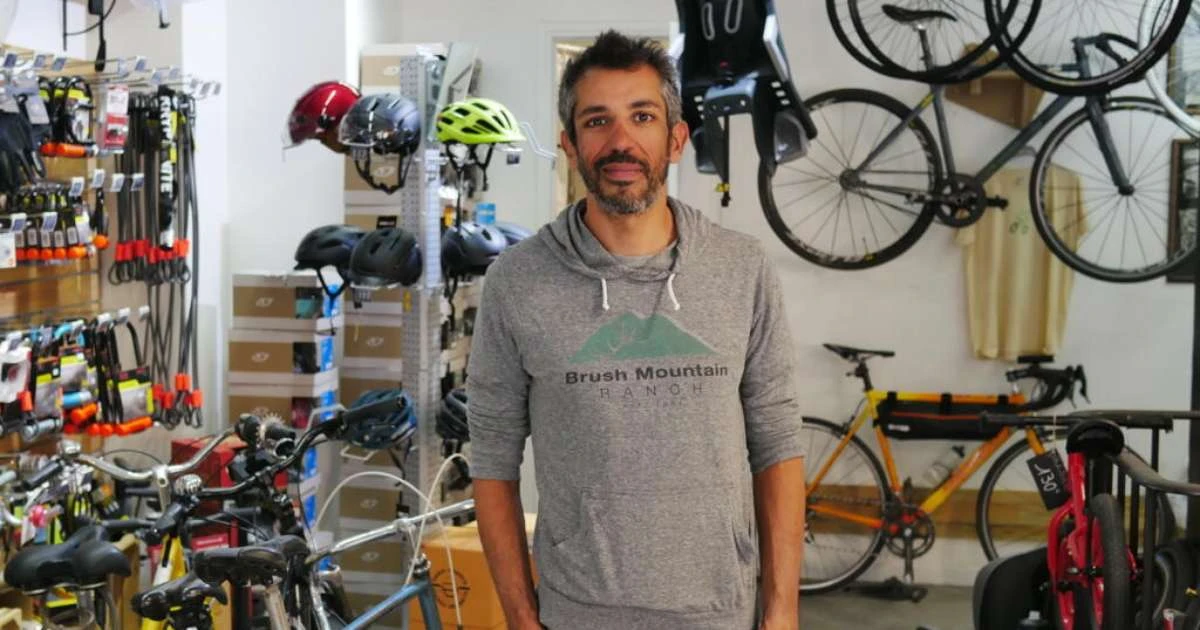 Ciclista francês é preso ao tentar atravessar fronteira com a Rússia durante desafio esportivo
