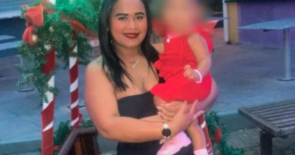 Com filha no colo, mãe é atropelada e morta por carro desgovernado em Santa Catarina