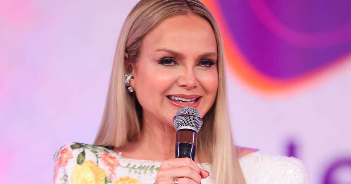 Eliana volta ao SBT e esbanja elegância com vestido branco