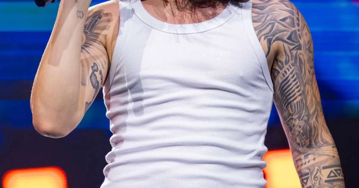 Quem é Leo Balbinotti, cantor que mescla sertanejo e pop e que ocupa o Top 50 BR do Spotify?