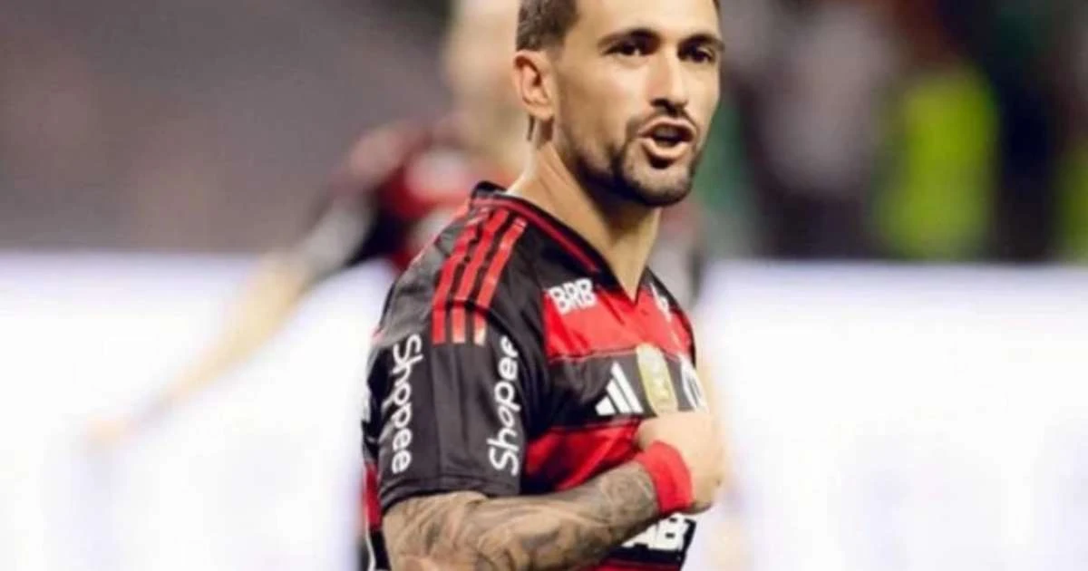 Arrascaeta faz publicação direcionada a De La Cruz e agita torcida do Flamengo