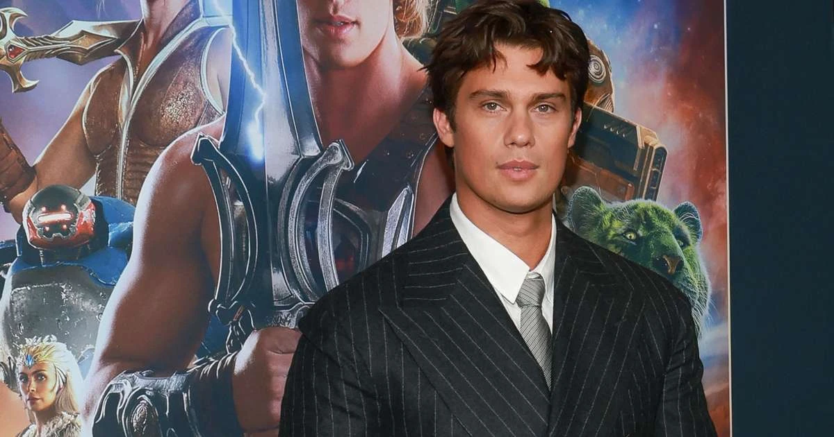 Nicholas Galitzine brinca sobre título de Homem Mais Sexy do Mundo após transformação para interpretar o He-Man