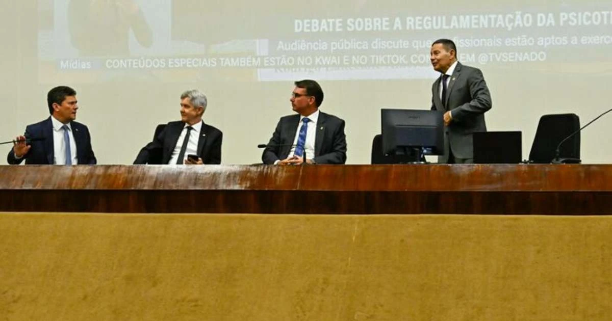 Ocupação do plenário do Senado por bolsonaristas faz evento ser transferido para auditório