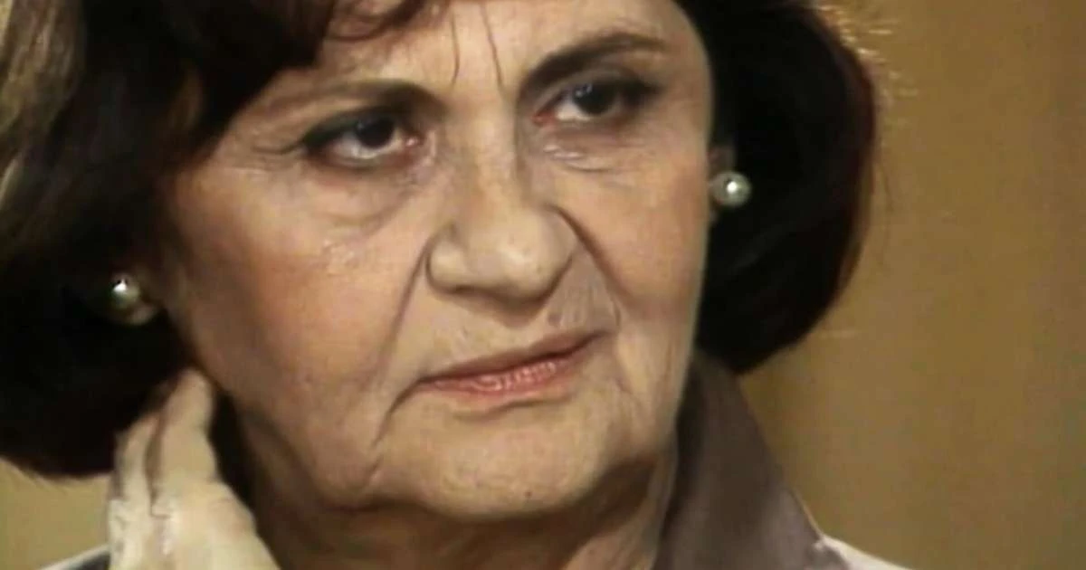 Dona Guiomar vira alvo e é possuída por Alexandre em 'A Viagem'
