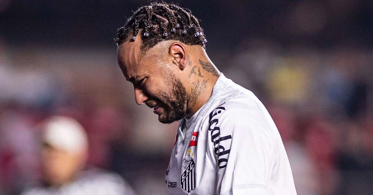 Neymar lesionado DE NOVO? Jogador do Santos tem edema na coxa e pode dizer 'adeus' à convocação para a Seleção: 'Dores para andar'