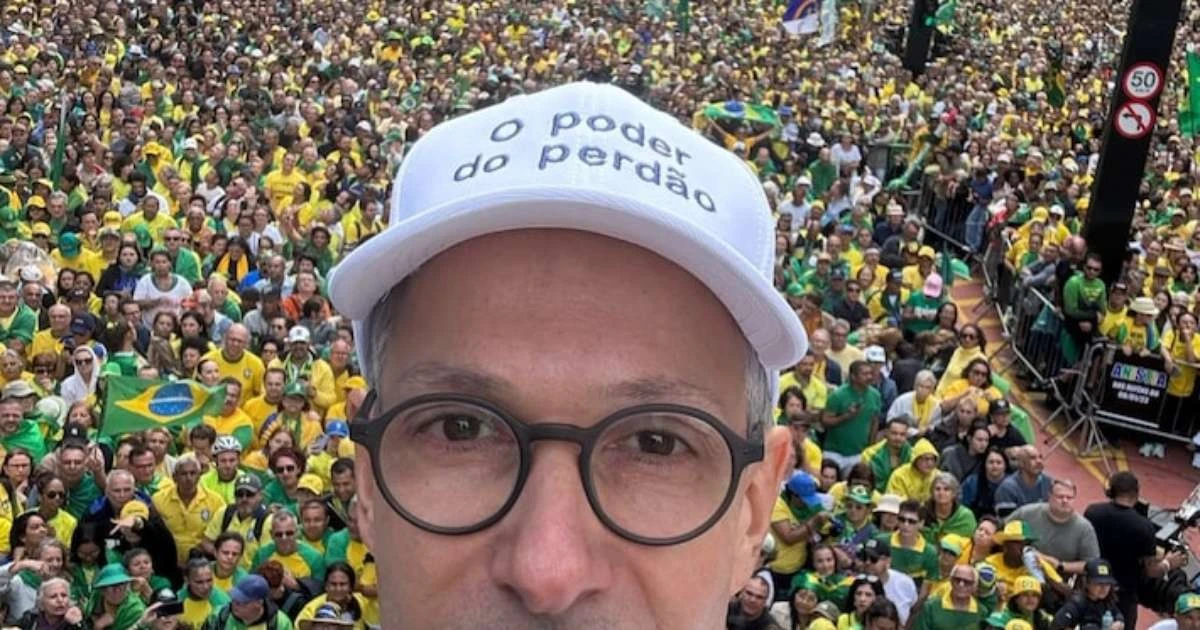 'Questão pequena' e 'perseguição política', diz Zema sobre Bolsonaro na mira do STF por golpe