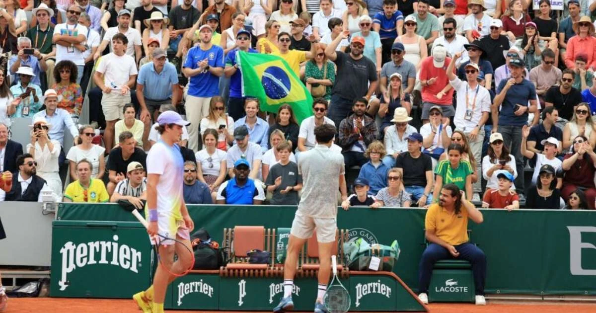 'Fonsequismo' invade Roland-Garros: torcida do brasileiro João Fonseca marca torneio de tênis francês