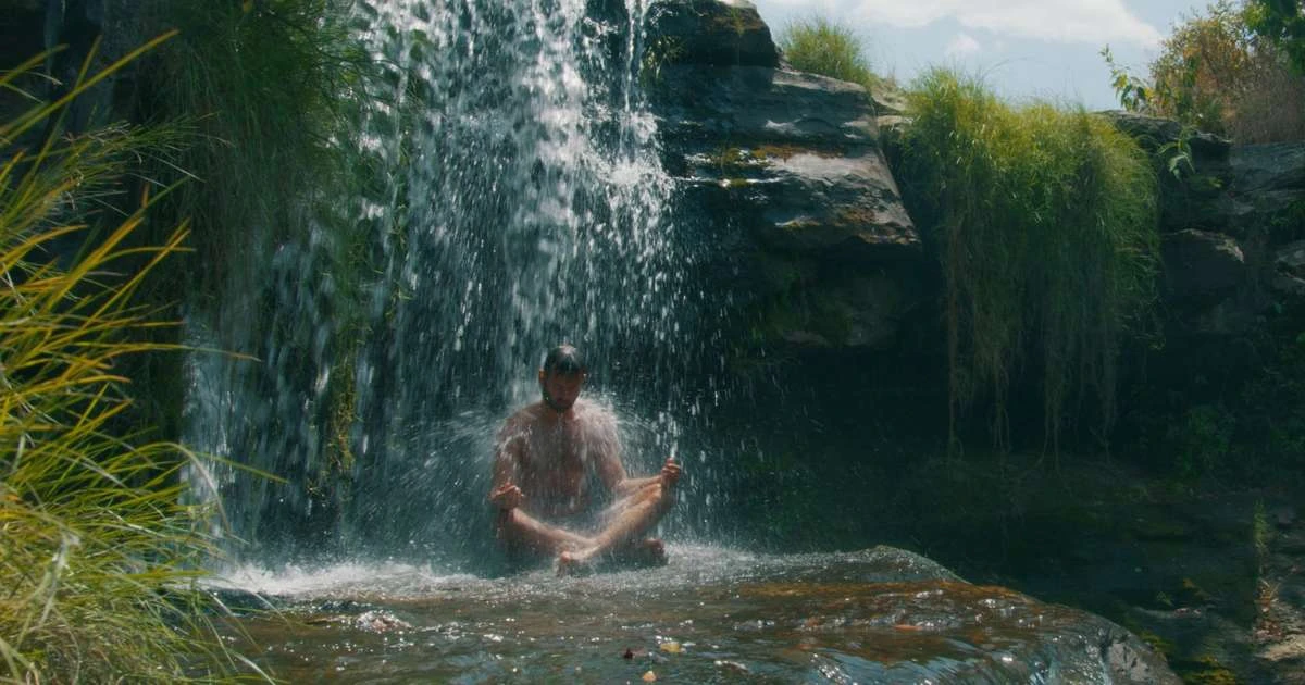 'Ser Feliz Por Nenhum Motivo', documentário sobre a evolução da meditação no Brasil, terá estreia na 49ª Mostra de SP