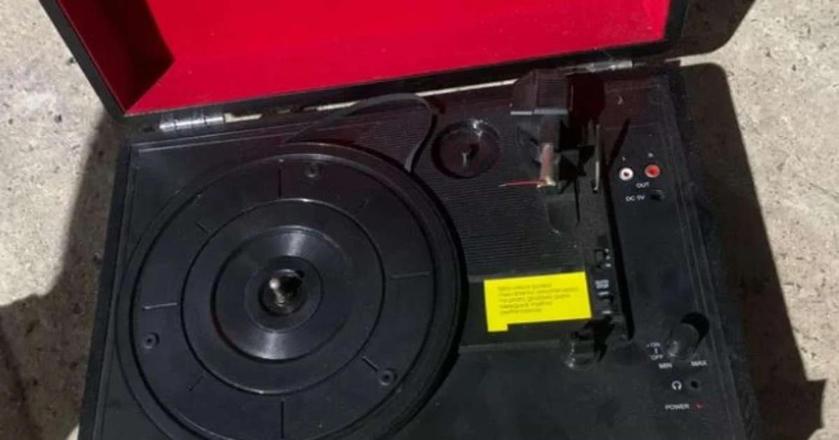 Maleta de toca-discos gera apreensão e interdita trânsito em Porto Alegre