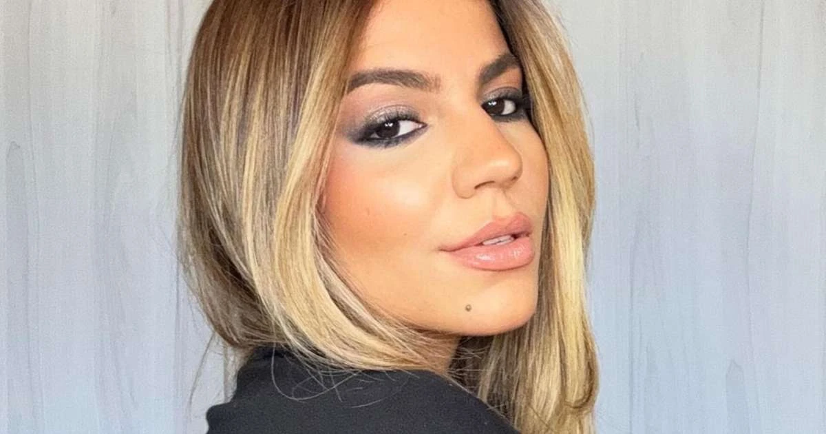 Ex-BBB Hariany faz banho espiritual para encontrar namorado gringo