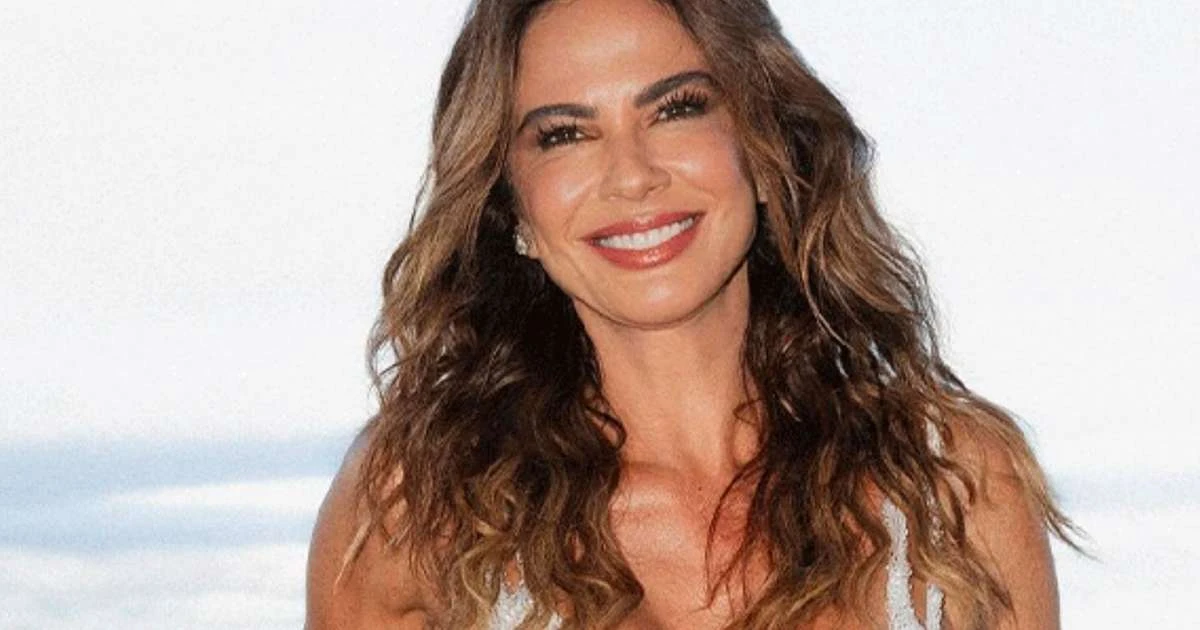 Luciana Gimenez perde cartão de crédito no Japão e é surpreendida