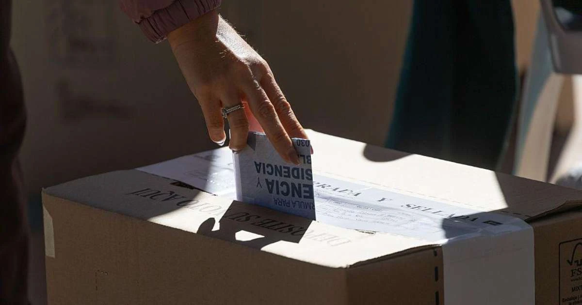 Colômbia terá 2º turno de eleições disputado entre direita e esquerda