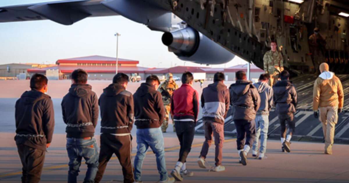 México recusa que aeronave com imigrantes deportados dos EUA pouse no país