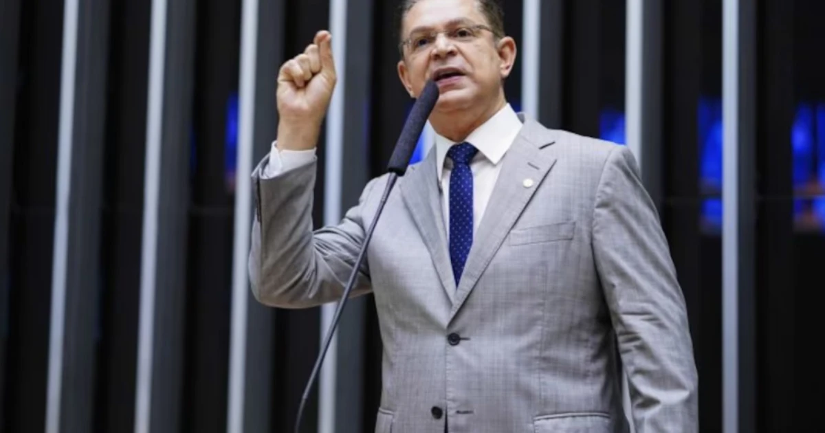 'Seremos coadjuvantes', diz líder do PL ao recuar de articulação pela PEC das Prerrogativas
