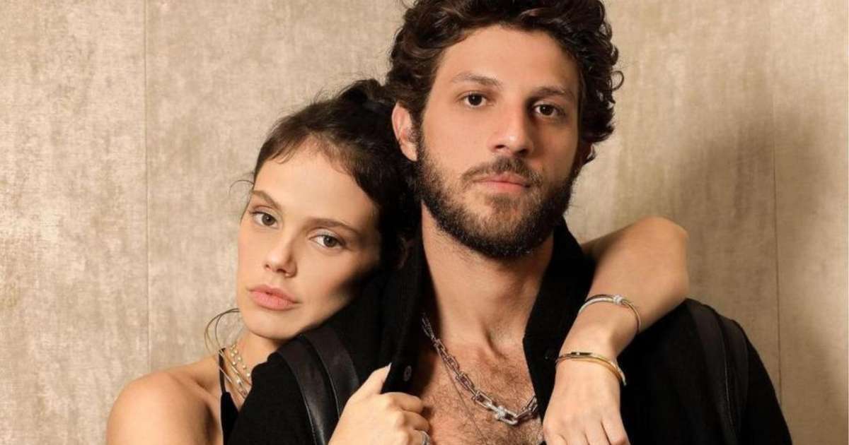 É o amor! Mavi de 'Mania de Você', Chay Suede relembra início da relação com a esposa