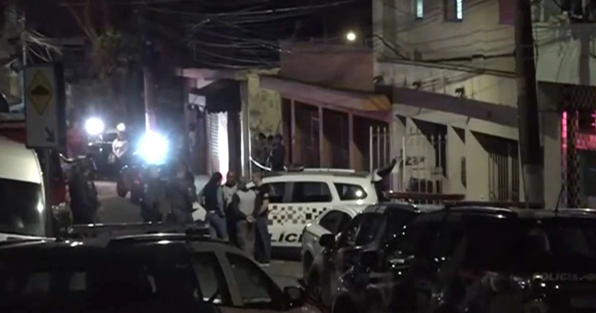 Homem armado mantém esposa refém dentro de casa em SP; polícia negocia soltura há quatro horas