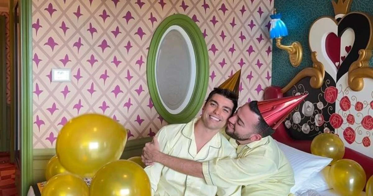 Lucas Rangel leva marido para 'quarto dos sonhos' em hotel da Disney do Japão; saiba quanto custa