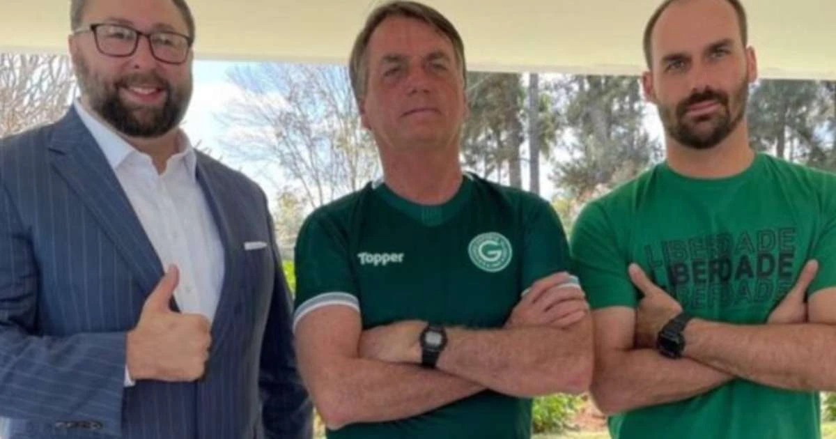 Conselheiro de Trump pede para Bolsonaro 'permanecer forte' e acusa Moraes de 'táticas ditatoriais'