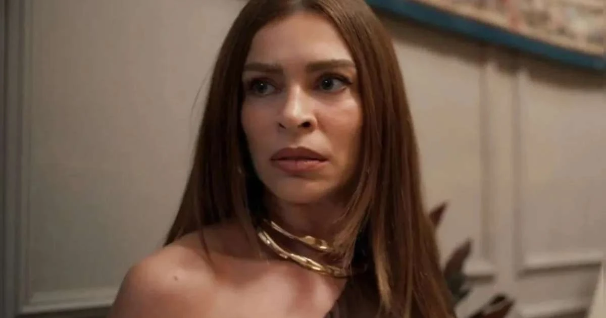 Surto de Arminda faz Grazi Massafera bombar na novela: 'A atuação...'
