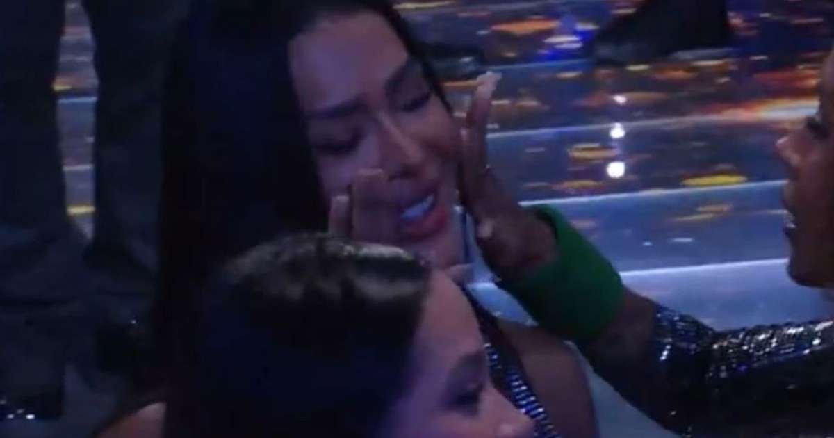 'Castigo por eu ser amante': Gracyanne Barbosa cai no choro ao ouvir música de Belo e Ludmilla no 'BBB 25'