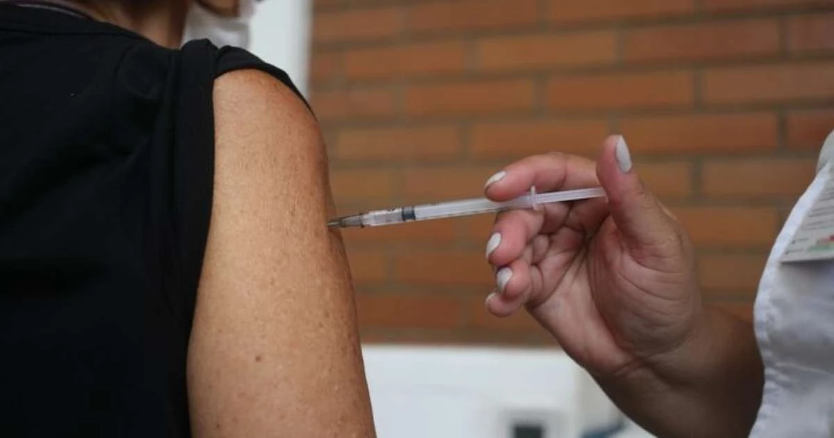 Entenda a diferença entre a vacina da dengue do SUS e a suspensa do Butantan