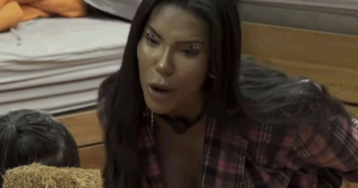 'A Fazenda 17': Jogo baixo? Carol solta o verbo e detona postura de Yoná