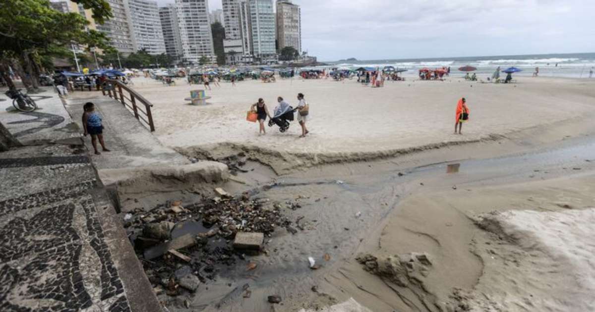 Tarcísio diz que Sabesp privatizada vai melhorar qualidade de praias, onde houve surto de virose