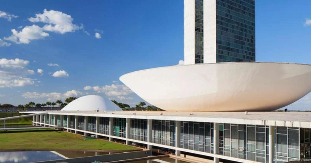 Parlamentares usam temas relacionados à infância e adolescência para propor leis sobre armas