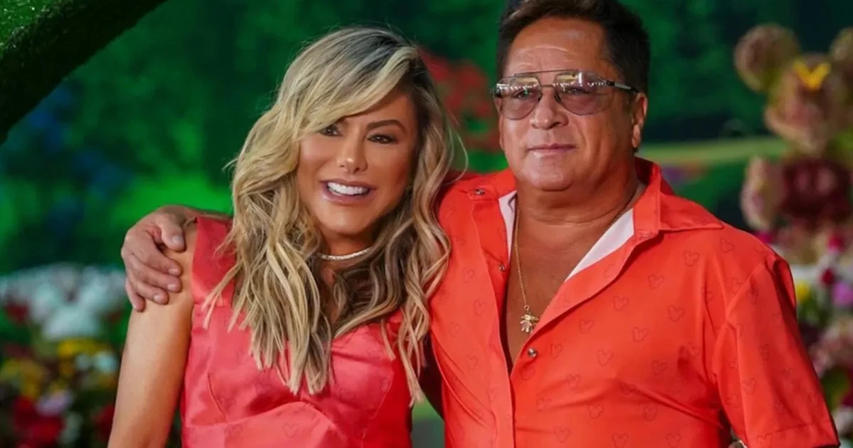 Zero álcool? Poliana Rocha se choca com bafômetro de Leonardo: 'Está com defeito'