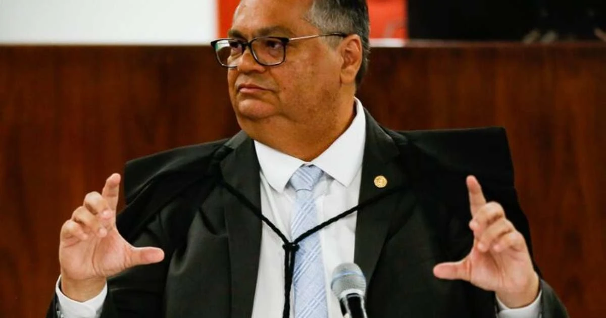 Dino lembra ameaça a ministros do STF e brinca: 'Gilmar vai primeiro'