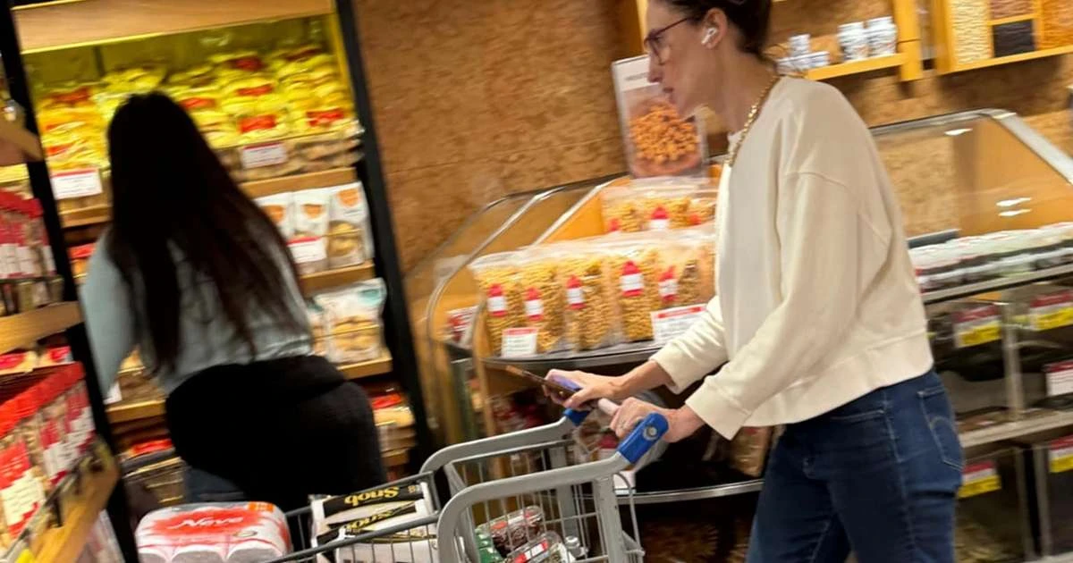 Flagramos a chef e apresentadora Paola Carosella fazendo compras: o que tinha no carrinho
