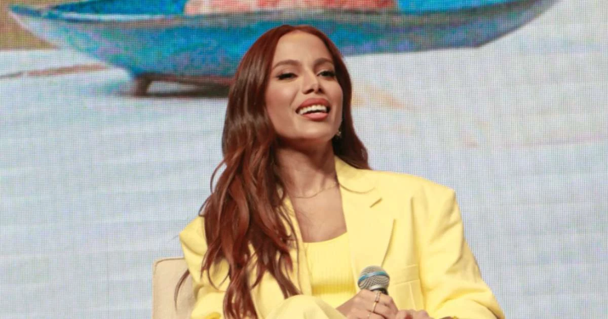 Anitta relembra de quando ganhava R$ 100 por show: 'Juntava no cofrinho'