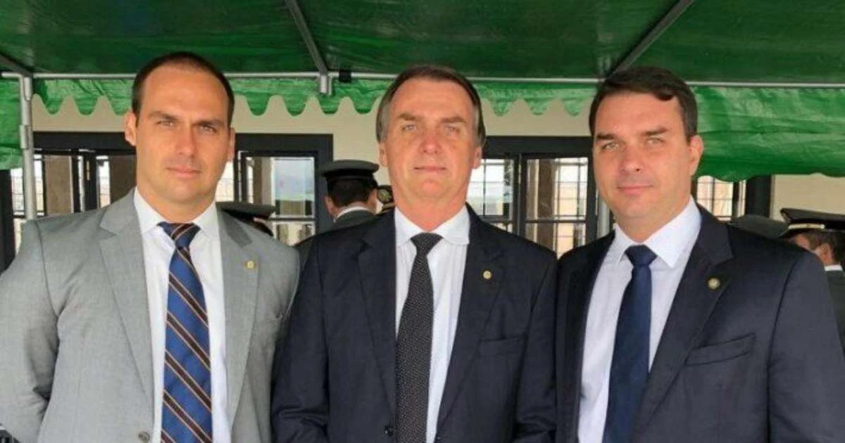 Moraes envia à PGR pedido de abertura de investigação sobre ligação de Vorcaro com Eduardo e Flávio