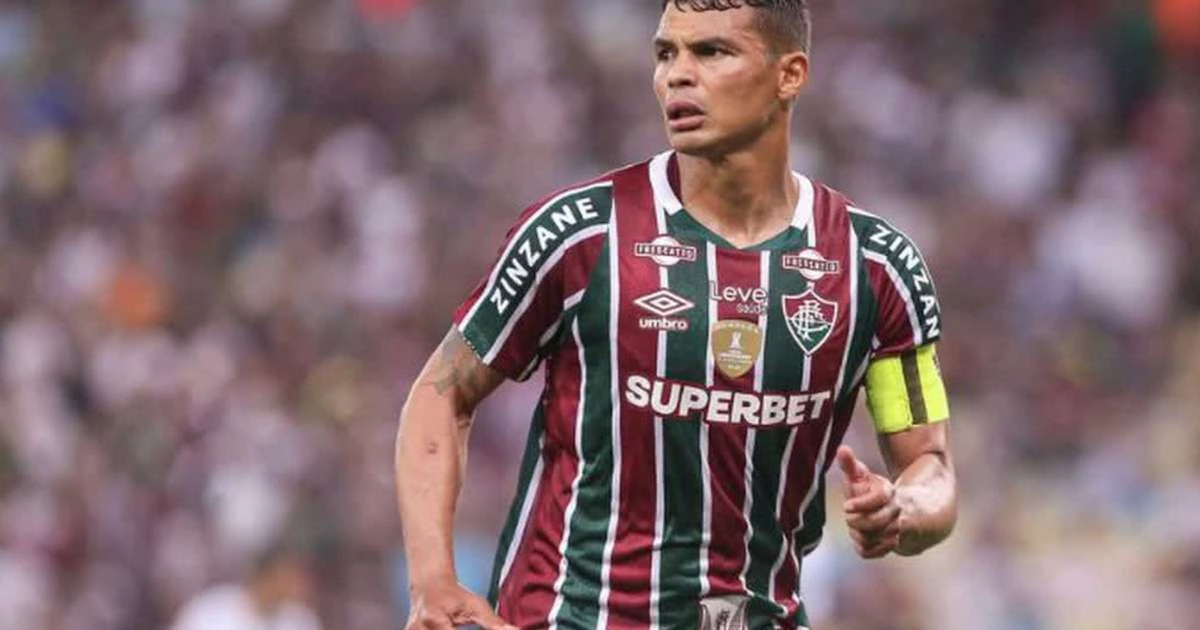 Fluminense monitora jovem defensor como substituto de Thiago Silva