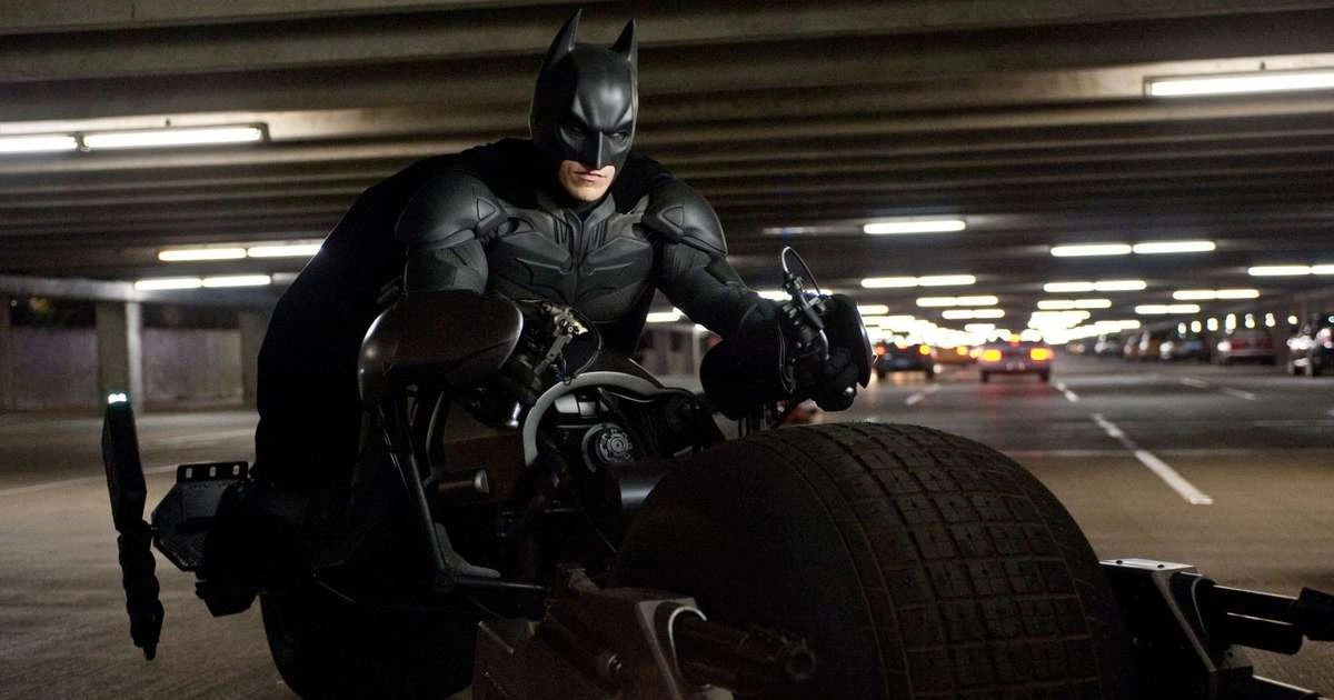A trilogia Batman, de Christopher Nolan, não teria sido a mesma sem uma observação peculiar de um executivo da Warner: 