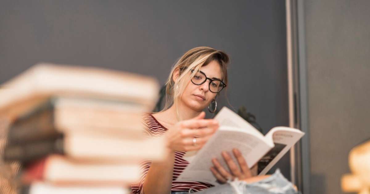 Busca por livros físicos cresce mesmo com avanços digitais