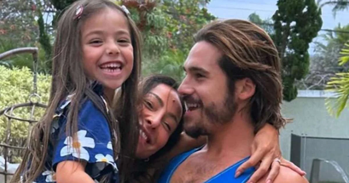 Nicolas Prattes parabeniza filha de Sabrina Sato e web se derrete: 'Olho na minha lágrima'
