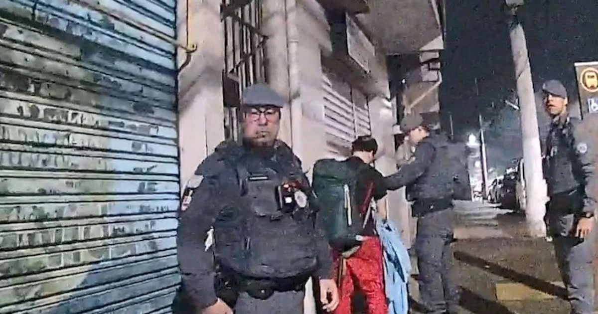 'Sua pizza chegou', diz PM ao chegar ao local de pedido de socorro por violência doméstica