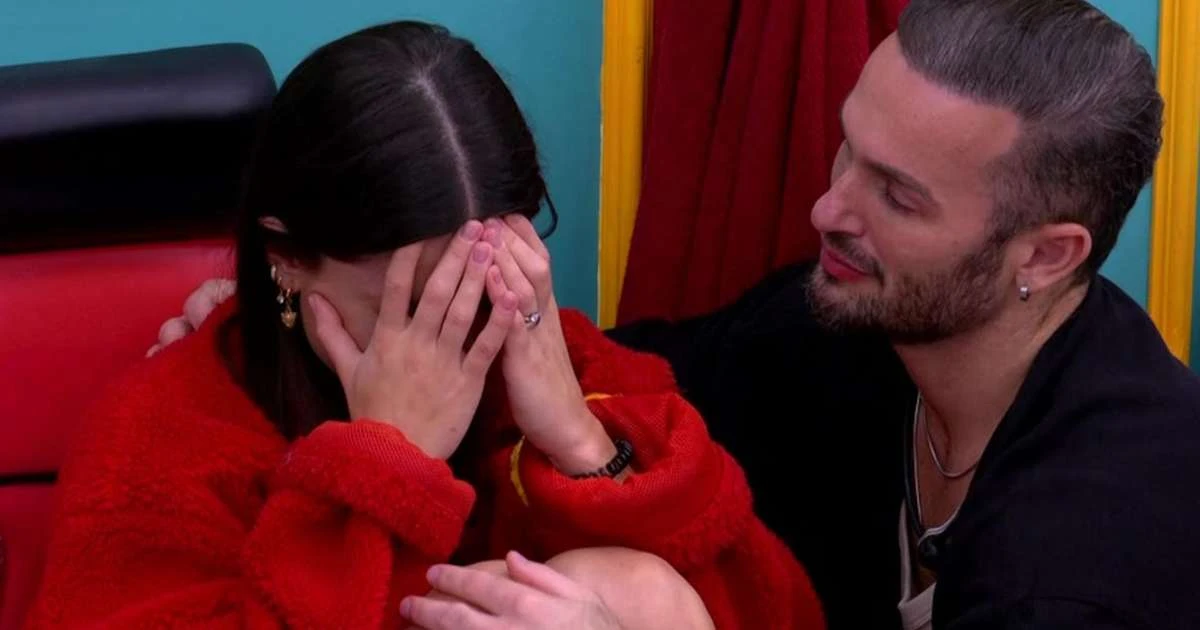 'BBB 25': Vitória chora ao relatar dificuldade para aliado: 'Dói'