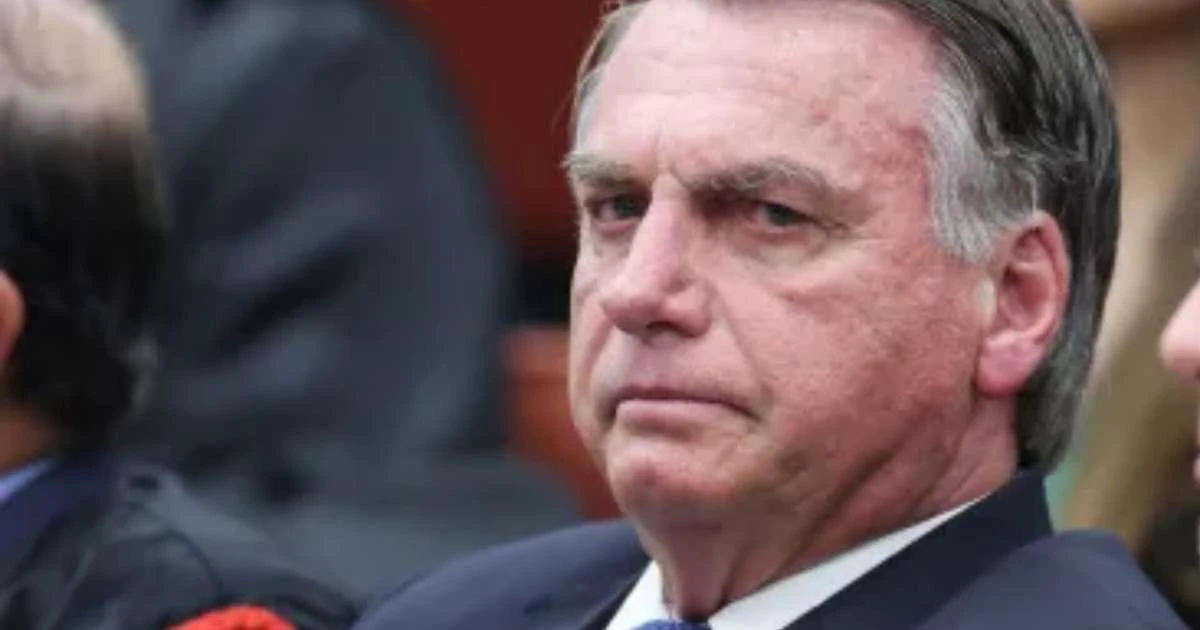 Presença de Bolsonaro causa tumulto em hospital; veja o que gritaram