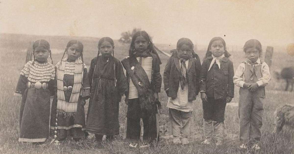 A dolorosa história das crianças indígenas abusadas em internatos nos EUA