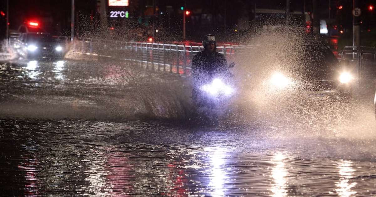 Comerciário some após avisar família que estava sendo levado pela chuva em SP